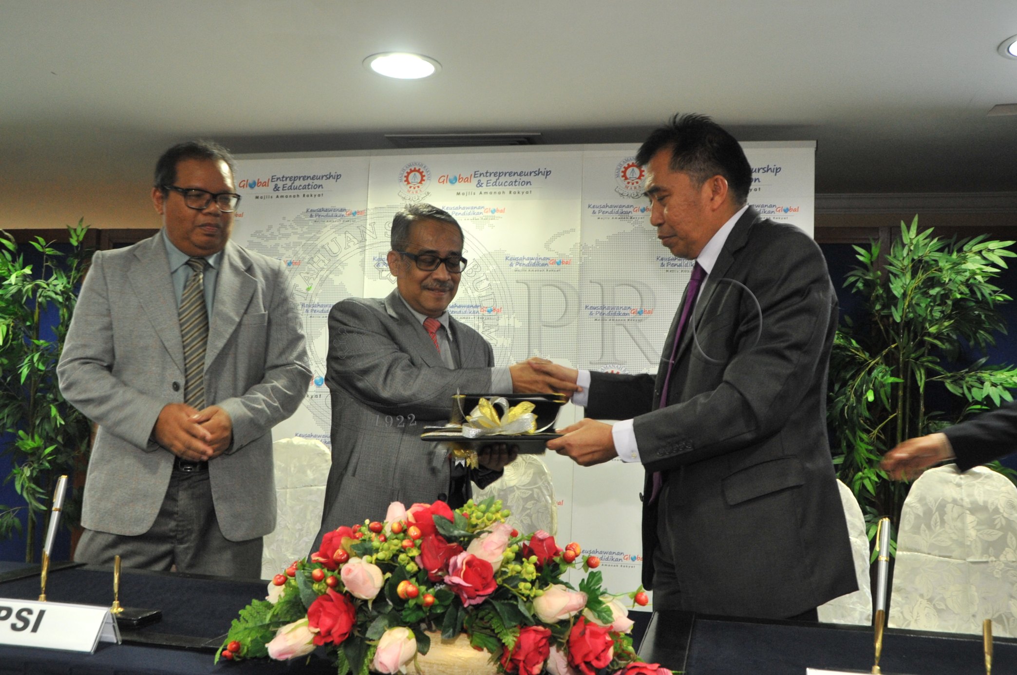 PRO 14 37 MARA PRO 4747